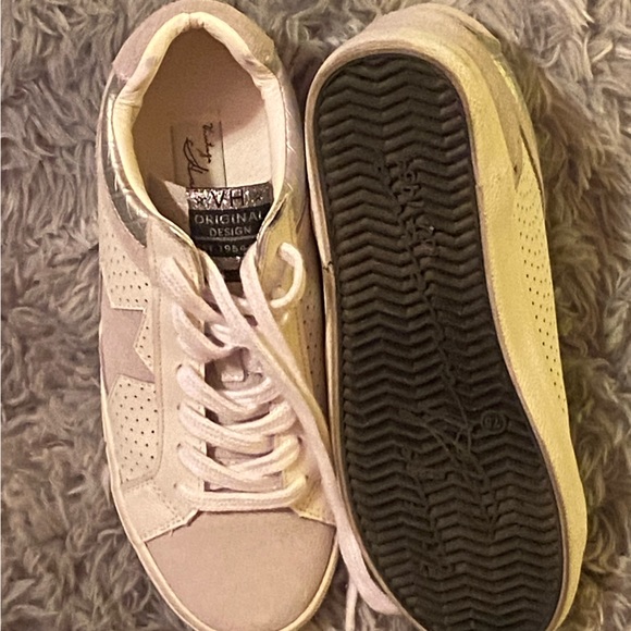 Vintage Havana Gray Sneakers - Picture 3 of 3